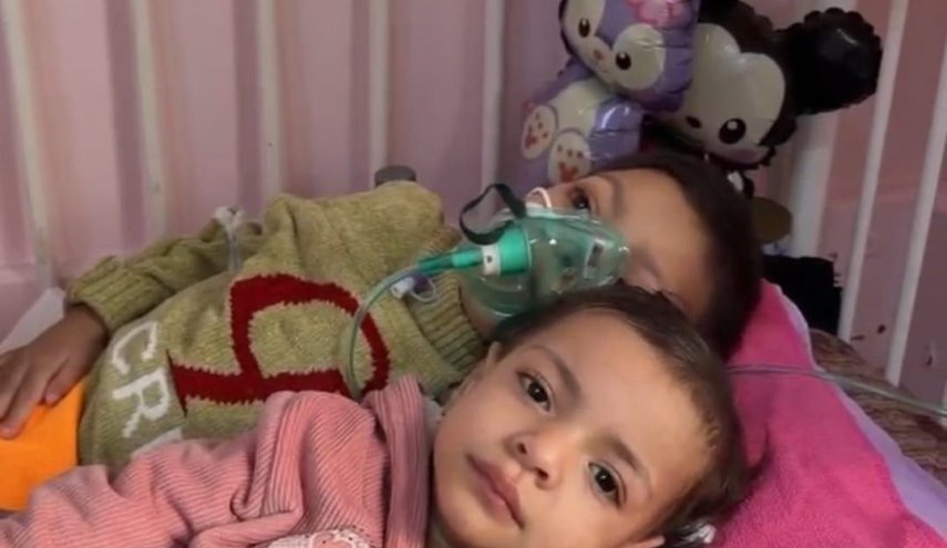 فتحي و دينا؛ دو کودک غزه‌اي که در ميان جنگ و بيماري در سکوت با مرگ دست و پنجه نرم مي‌کنند