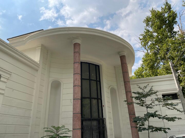 اقدامات گسترده شهرداري منطقه يک براي نوسازي کتابخانه شهيد باهنر