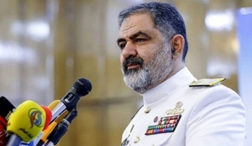 دریادار ایرانی: اسکورت کشتی های ایرانی را در همه نقاط جهان انجام می دهیم