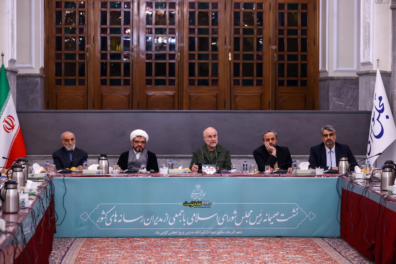 مجلس با 22 قانون مهم، زیر ساخت تحول در کشور را فراهم کرده است/ از روز ششم جنگ هرجا را اراده کردیم، زدیم