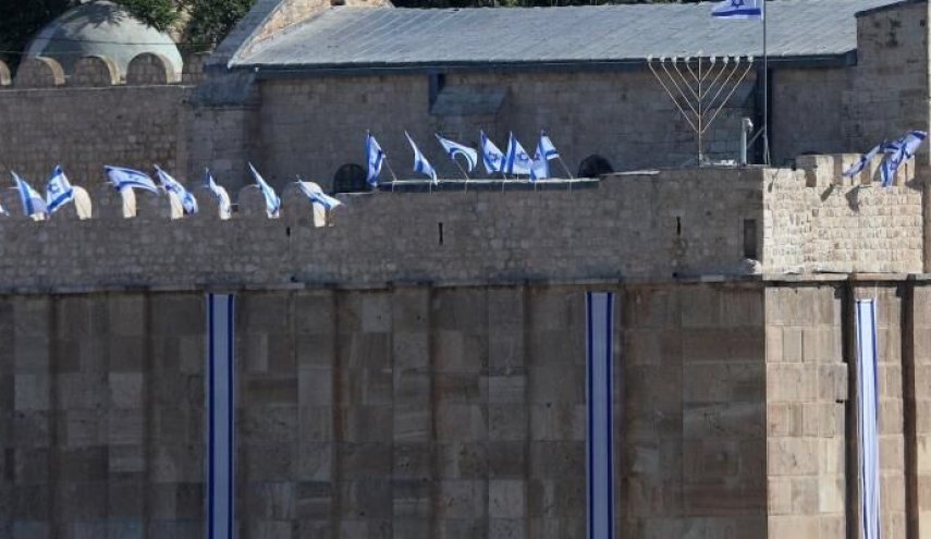 تحلیلگر سیاسی : تصرف محوطه داخلی مسجد ابراهیمی در الخلیل را اوج پروژه شهرک‌سازی است