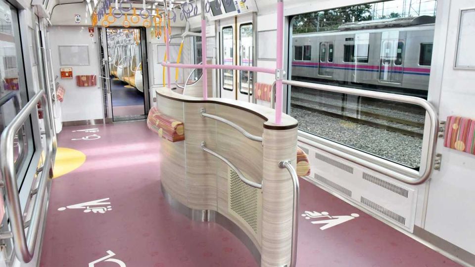Trains with large spaces for baby strollers, wheelchairs on the rise in Tokyo