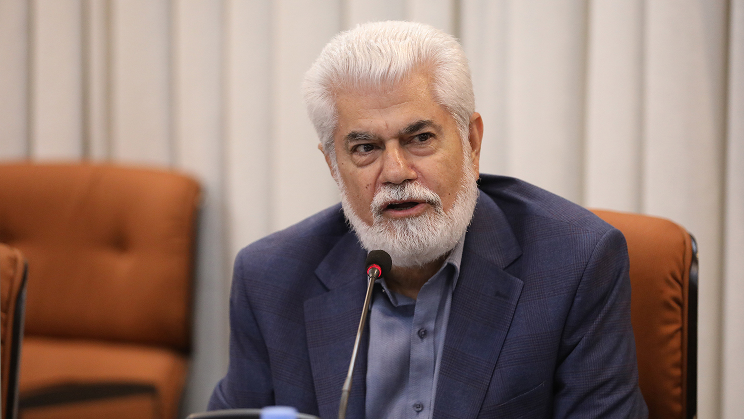 پیگیری مطالبات کادر درمان، افزایش مبلغ اضافه کاری پرستاران و تصویب طرح تنقیح قانون جامع سلامت/ مشکلات تأمین ارز دارو و تجهیزات مصرفی پزشکی؛ چالش آینده کمیسیون