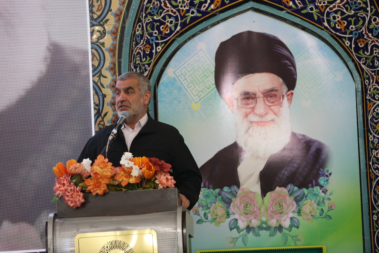 مدرس هرگز از موضع دفاع از قانون و مردم عقب‌نشینی نکرد