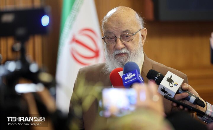 خودروهای شخصی هم باید برقی شوند / نگارش قانون کافی نیست