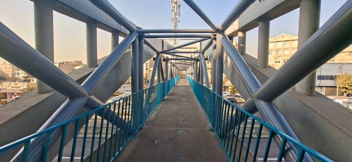 بهسازي کامل پل‌هاي عابر پياده منطقه 8