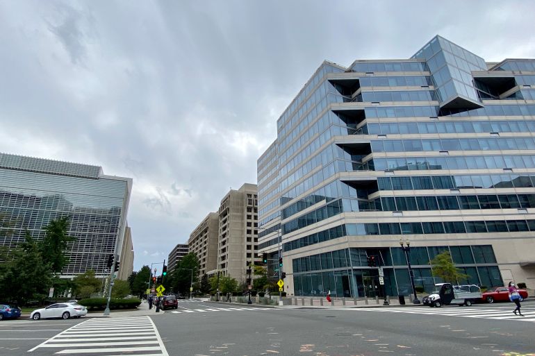 البنک الدولي يحذر الدول الناميه من "دائره الخطر" بسبب الديون