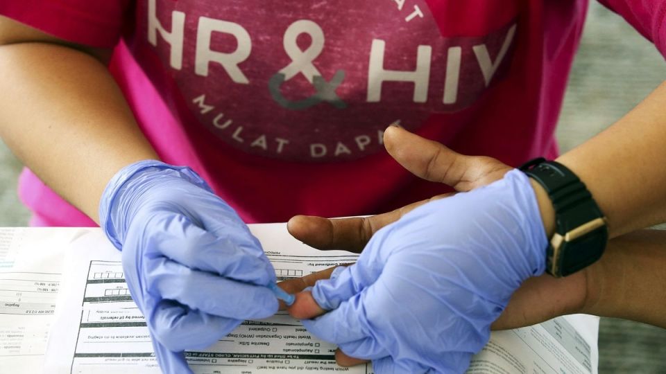 More than 250,000 people in the Philippines living with HIV by year-end
