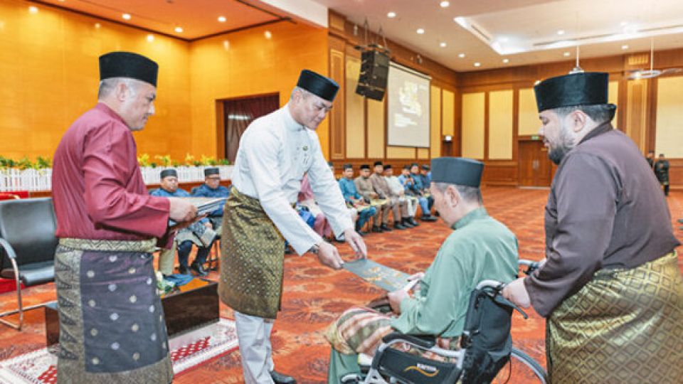 1,361 receive Bruneian citizenship certificates