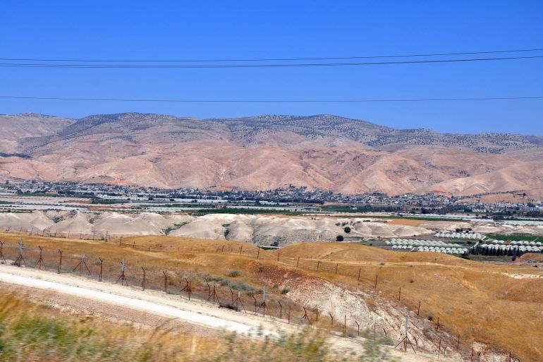 جدار إسرائيلي جديد بالضفه.. أين يبنى وما أهدافه؟