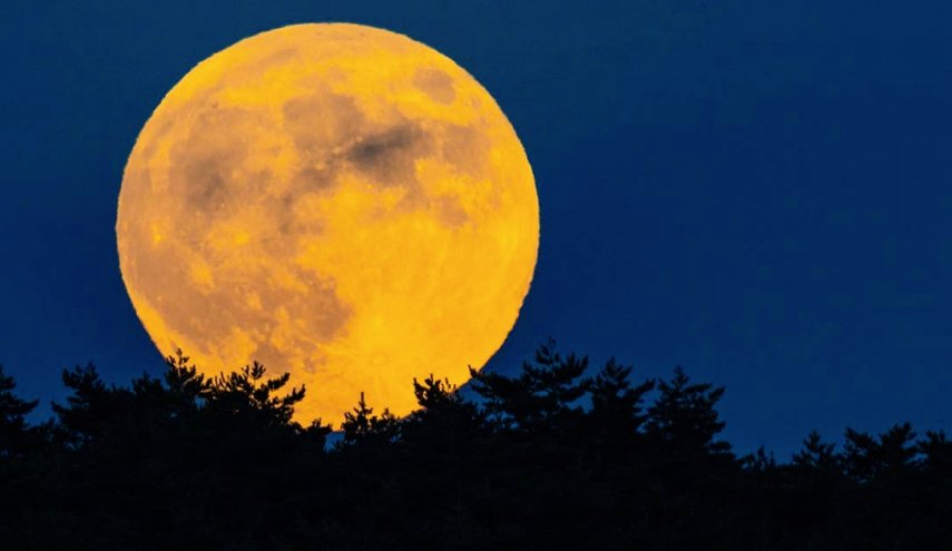 آخرین ابرماه سال به آسمان میآید