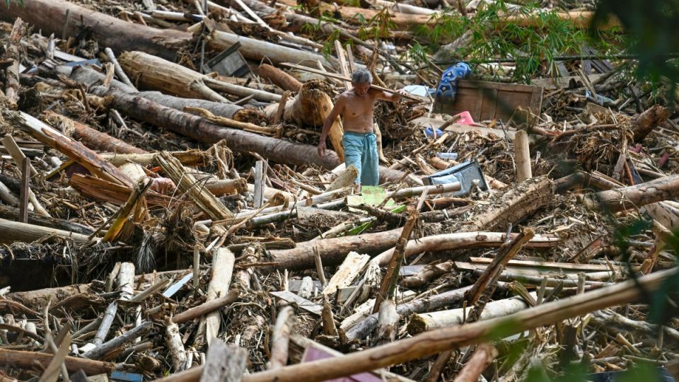 Environmental degradation in spotlight in Sumatra floods