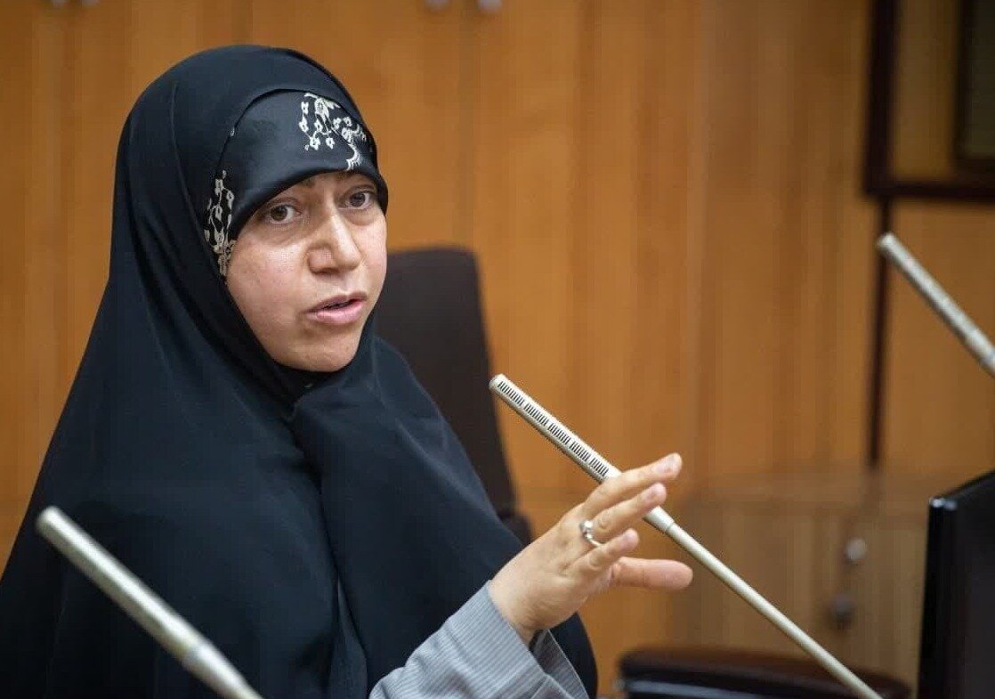 اظهارات اخیر رئیس مجلس نقشه راه بازیابی هویت حقیقی زن در نظام خانواده‌محور است