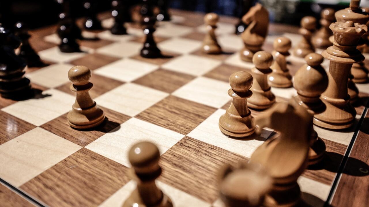 عمره ثلاث سنوات... الاتحاد الدولي يصنف طفلا هنديا کأصغر لاعب شطرنج