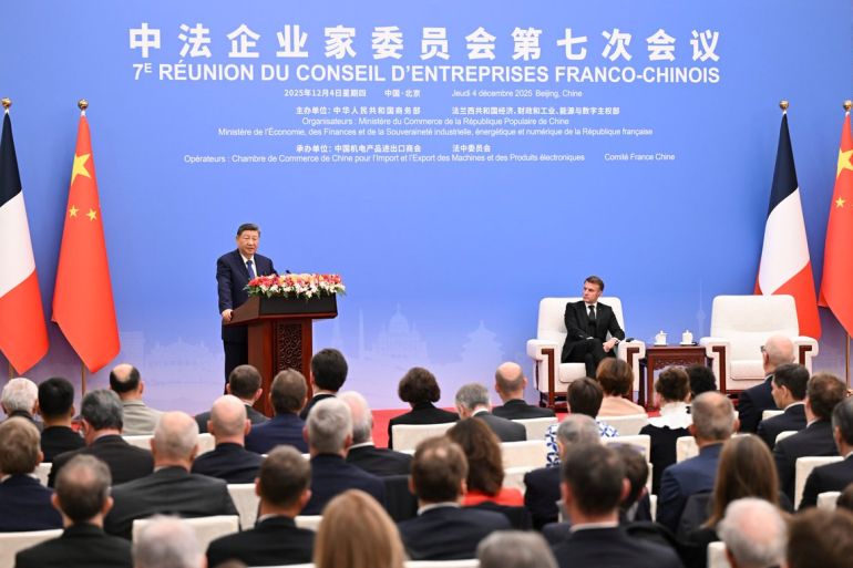 ماکرون يُروج لـ"صنع في أوروبا" لمواجهه المنافسه الصينيه في صناعه السيارات الکهربائيه